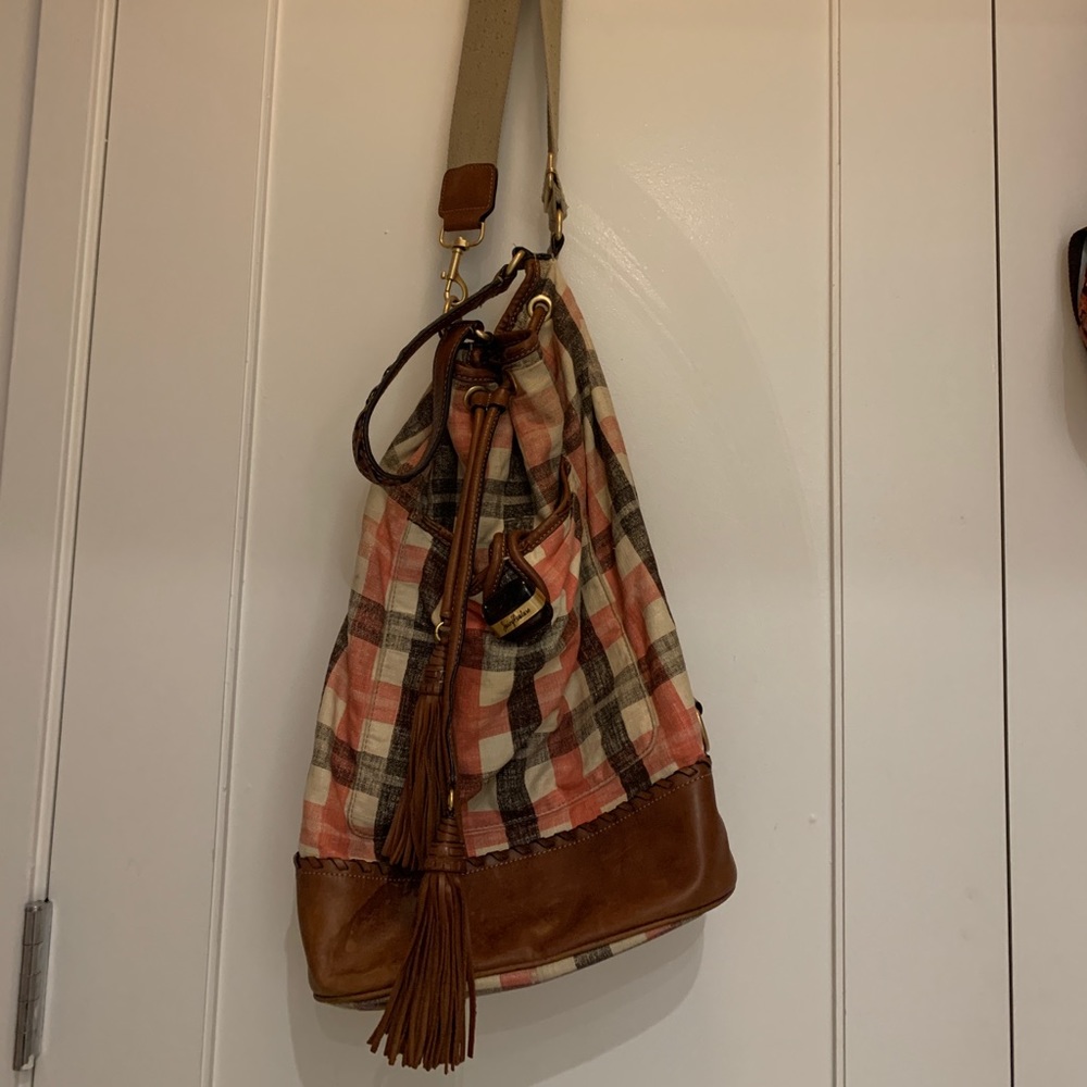 Big Juicy Couture bag. Comes with two straps, crossbody and regular.